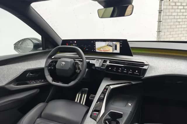 Peugeot e-3008 (2025) thumbnail 4