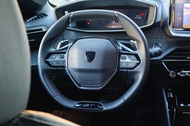 Peugeot 208 (2024) thumbnail 14
