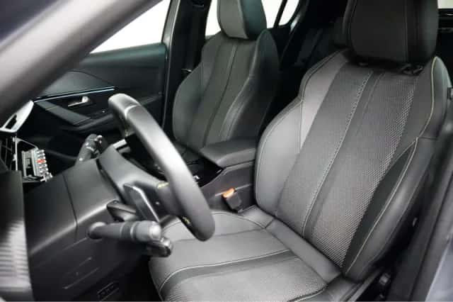 Peugeot 208 (2024) thumbnail 25