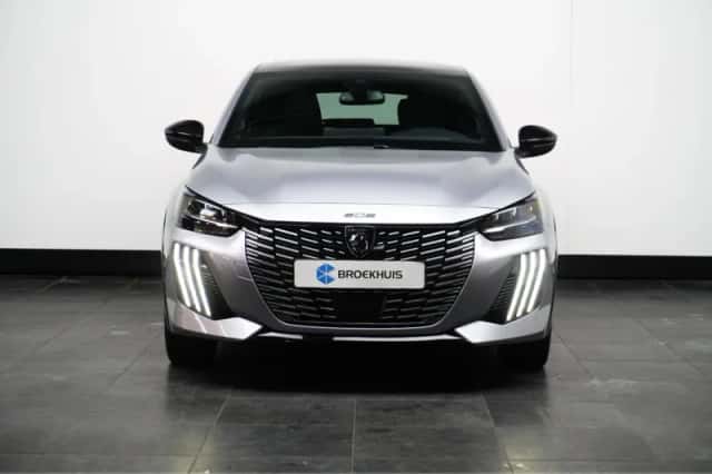 Peugeot 208 (2024) thumbnail 8