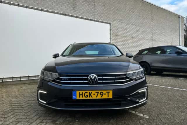 Volkswagen Passat (2020) thumbnail 2