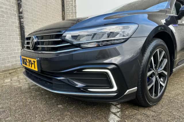 Volkswagen Passat (2020) thumbnail 4