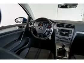 Volkswagen Golf (2017) thumbnail 3