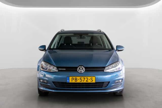 Volkswagen Golf (2017) thumbnail 5