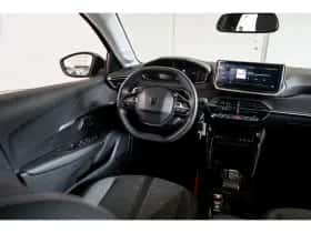 Peugeot 208 (2024) thumbnail 3