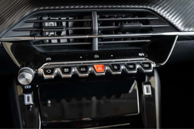 Peugeot 208 (2024) thumbnail 27