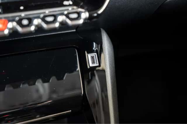 Peugeot 208 (2024) thumbnail 28
