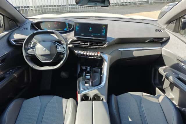 Peugeot 3008 (2023) thumbnail 15
