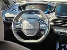 Peugeot 3008 (2023) thumbnail 17