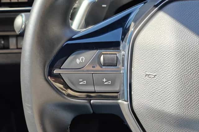 Peugeot 3008 (2023) thumbnail 18