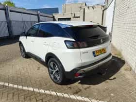 Peugeot 3008 (2023) thumbnail 3