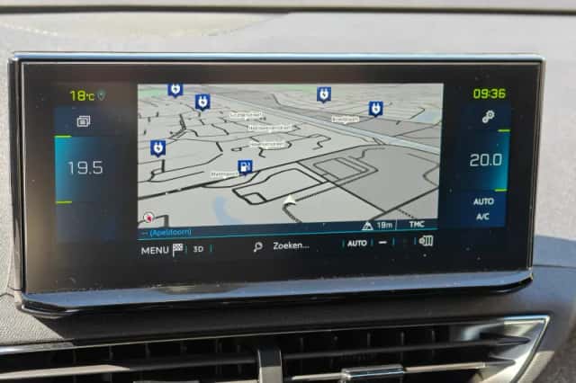 Peugeot 3008 (2023) thumbnail 24