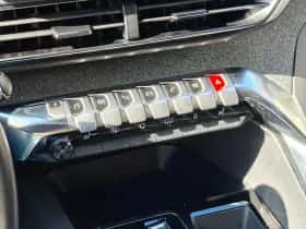 Peugeot 3008 (2023) thumbnail 30