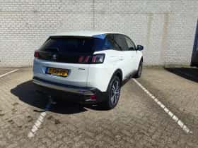Peugeot 3008 (2023) thumbnail 9
