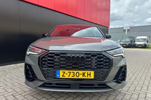 Audi Q3 (2023) thumbnail 2