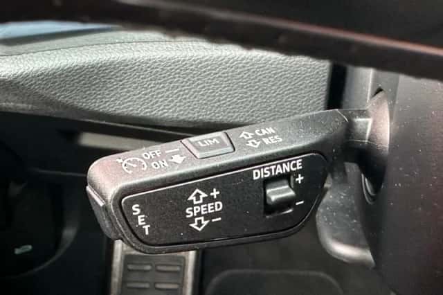 Audi Q3 (2023) thumbnail 28