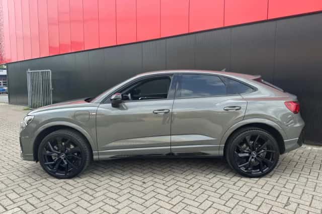 Audi Q3 (2023) thumbnail 6