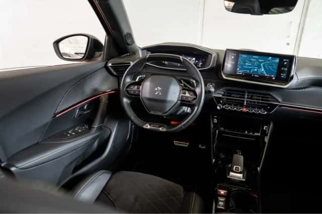 Peugeot 2008 (2022) thumbnail 3