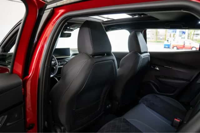 Peugeot 2008 (2022) thumbnail 7