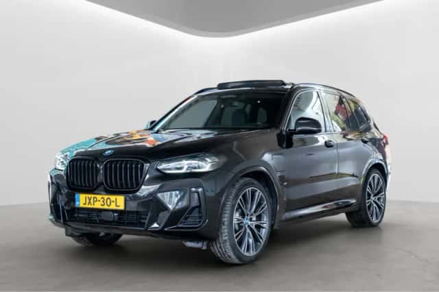 BMW X3 (2024) thumbnail 1