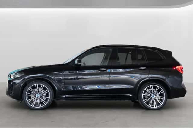 BMW X3 (2024) thumbnail 2
