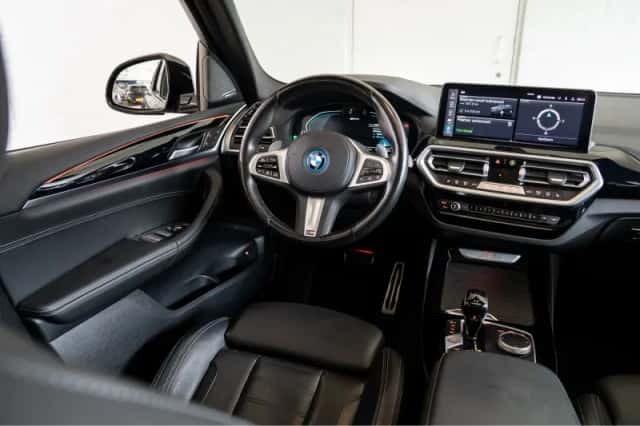 BMW X3 (2024) thumbnail 3
