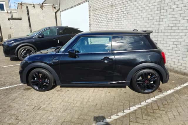 MINI Mini (2023) thumbnail 2