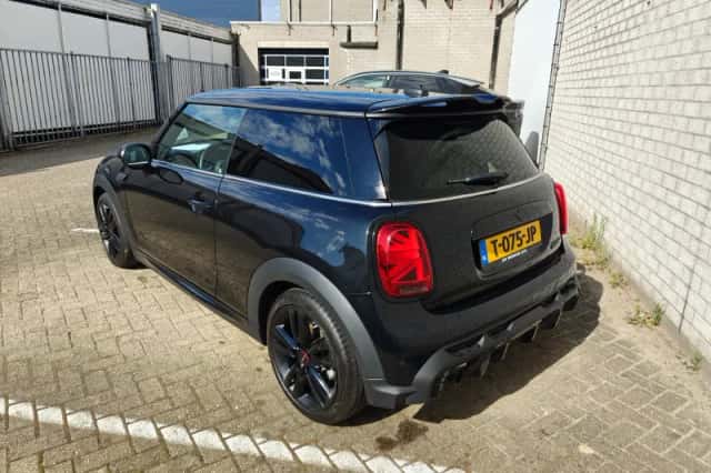 MINI Mini (2023) thumbnail 3