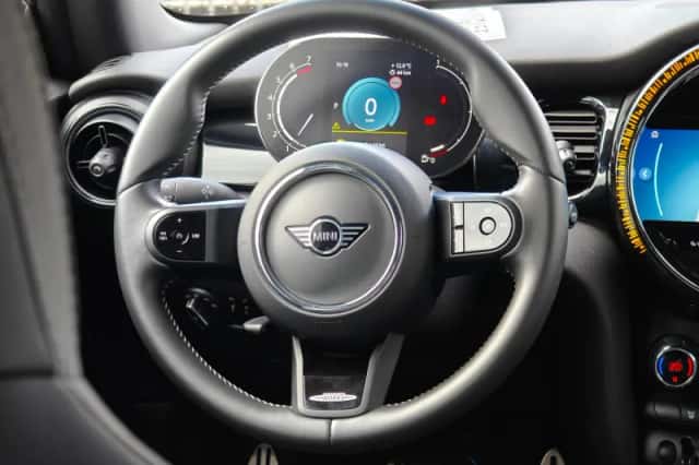 MINI Mini (2023) thumbnail 4