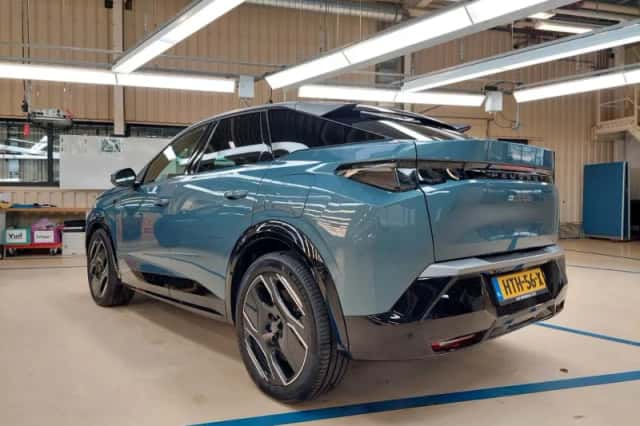 Peugeot e-3008 (2025) thumbnail 4