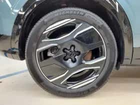 Peugeot e-3008 (2025) thumbnail 9