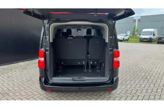 Peugeot E-Traveller (2024) thumbnail 11