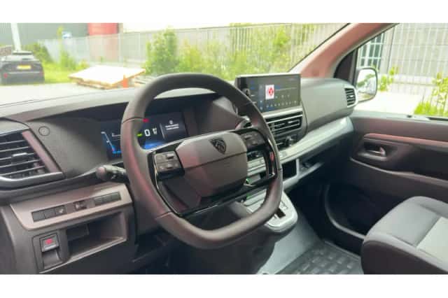 Peugeot E-Traveller (2024) thumbnail 15