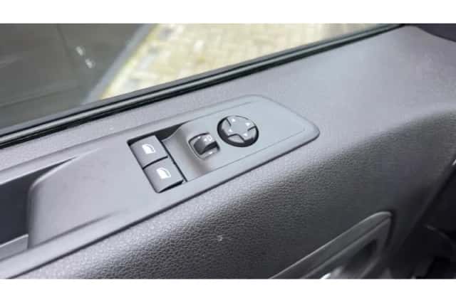 Peugeot E-Traveller (2024) thumbnail 16