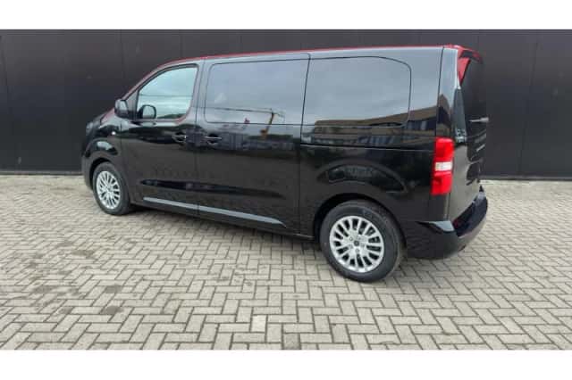 Peugeot E-Traveller (2024) thumbnail 3