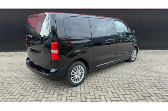 Peugeot E-Traveller (2024) thumbnail 4