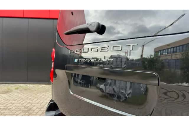 Peugeot E-Traveller (2024) thumbnail 5