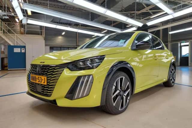 Peugeot e-208 (2025) thumbnail 1