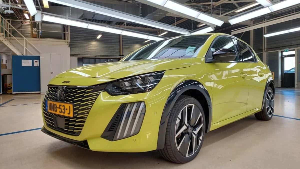 Peugeot e-208 (2025) — foto 1