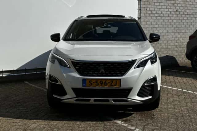 Peugeot 3008 (2020) thumbnail 2