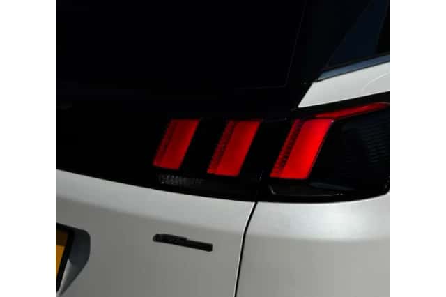 Peugeot 3008 (2020) thumbnail 12