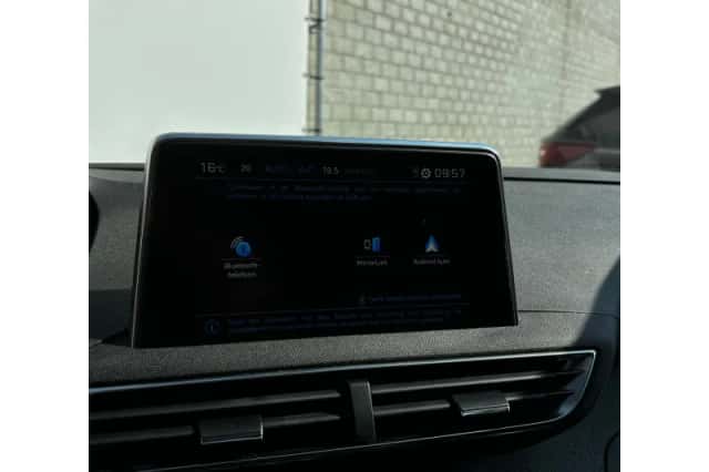 Peugeot 3008 (2020) thumbnail 22