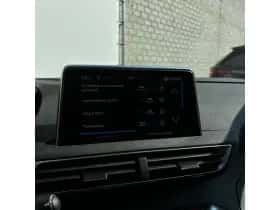Peugeot 3008 (2020) thumbnail 23
