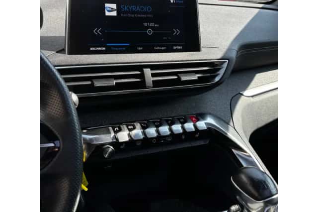 Peugeot 3008 (2020) thumbnail 24