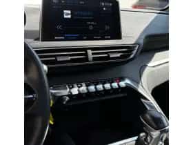 Peugeot 3008 (2020) thumbnail 24