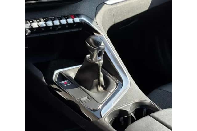 Peugeot 3008 (2020) thumbnail 26