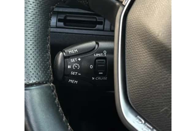 Peugeot 3008 (2020) thumbnail 29