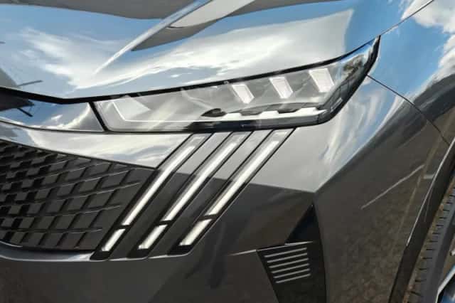 Peugeot e-3008 (2026) thumbnail 2