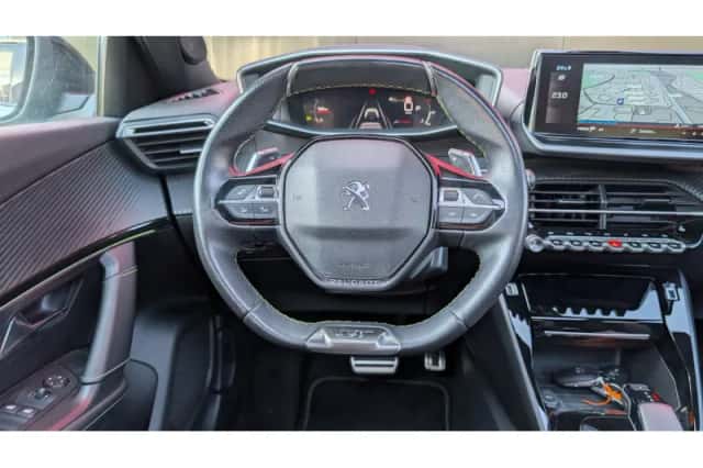 Peugeot 2008 (2022) thumbnail 2