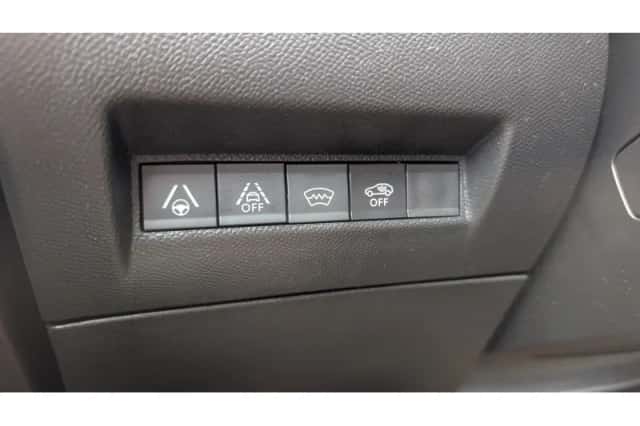 Peugeot 2008 (2022) thumbnail 6